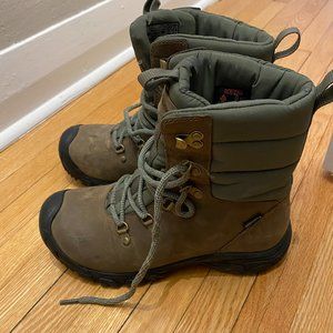 Keen winter hiking boots